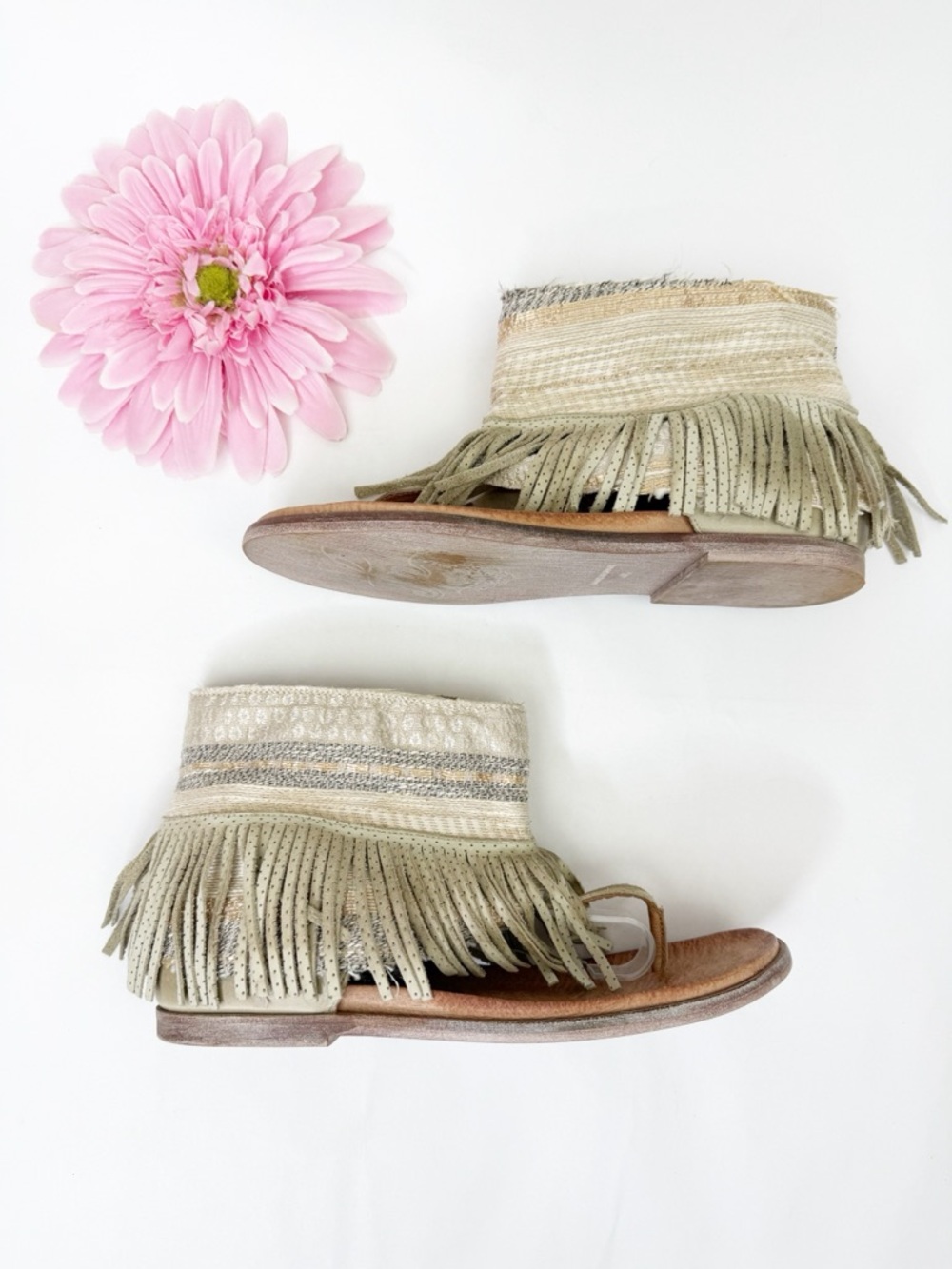 Free People Wonderland Fringe Moc Leather Sandals Pearl Boho Bohemian - Picture 3 of 12
